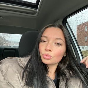 Meet your Posher, Gabrielle